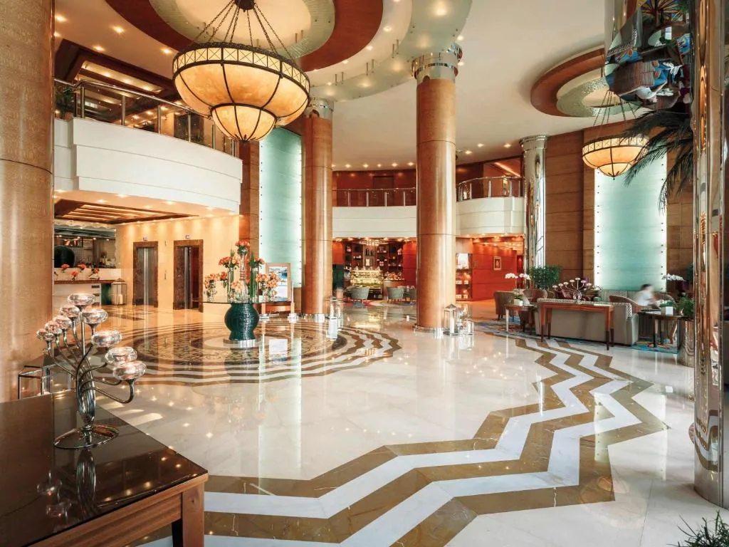 Swissotel Al Murooj Dubai slide-3