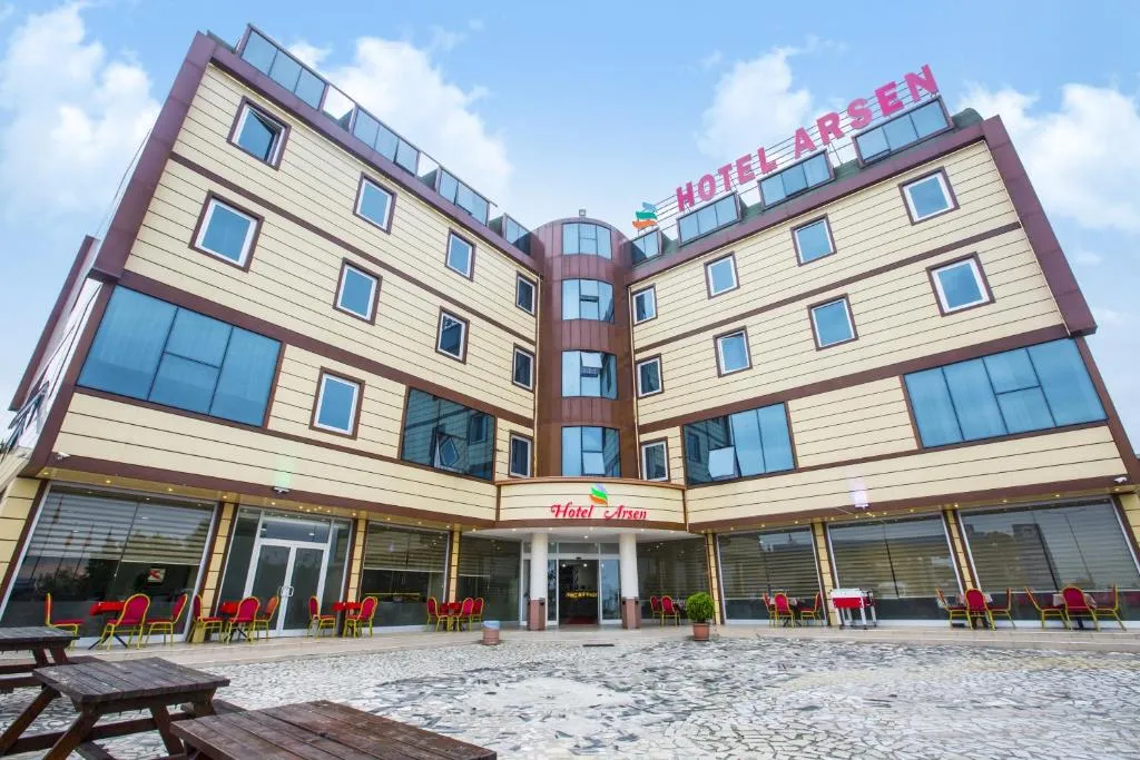 Arsen Hotel slide-1