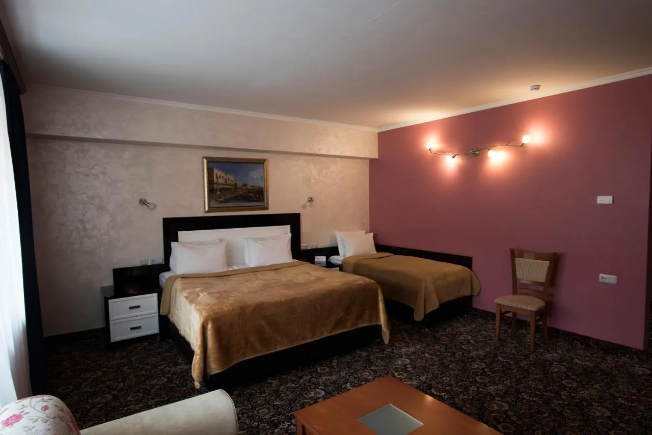Erebuni Hotel Yerevan slide-3