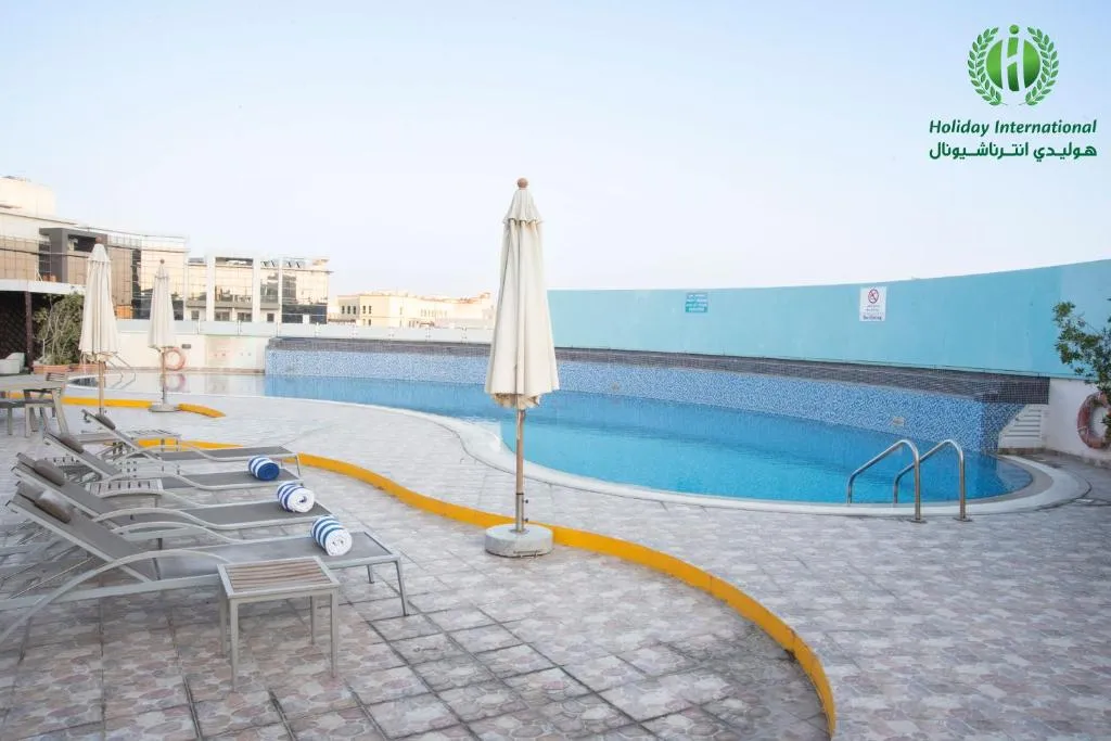 Holiday Inn Bur Dubai - Embassy District slide-4