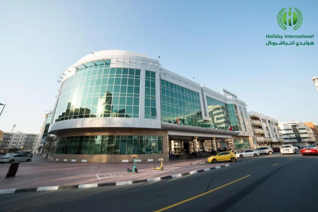 Holiday Inn Bur Dubai - Embassy District slide-2