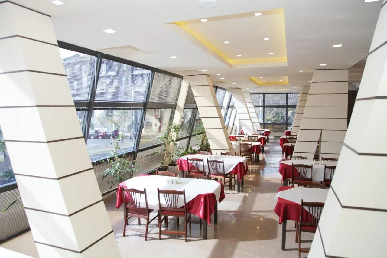 Shirak Hotel slide-3