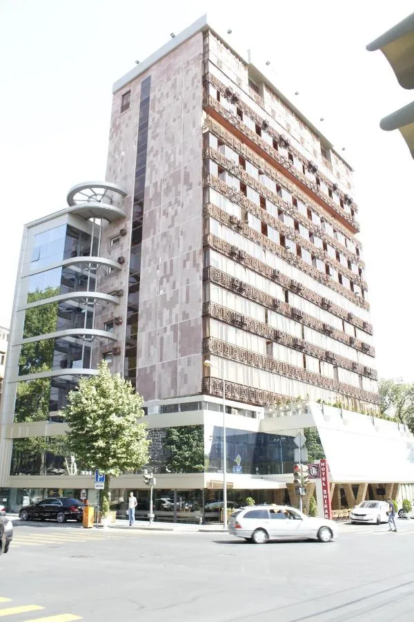 Shirak Hotel slide-4