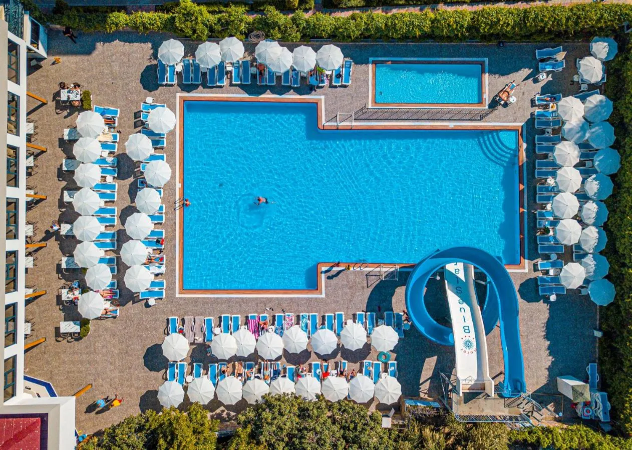 Blue Star Hotel slide-3
