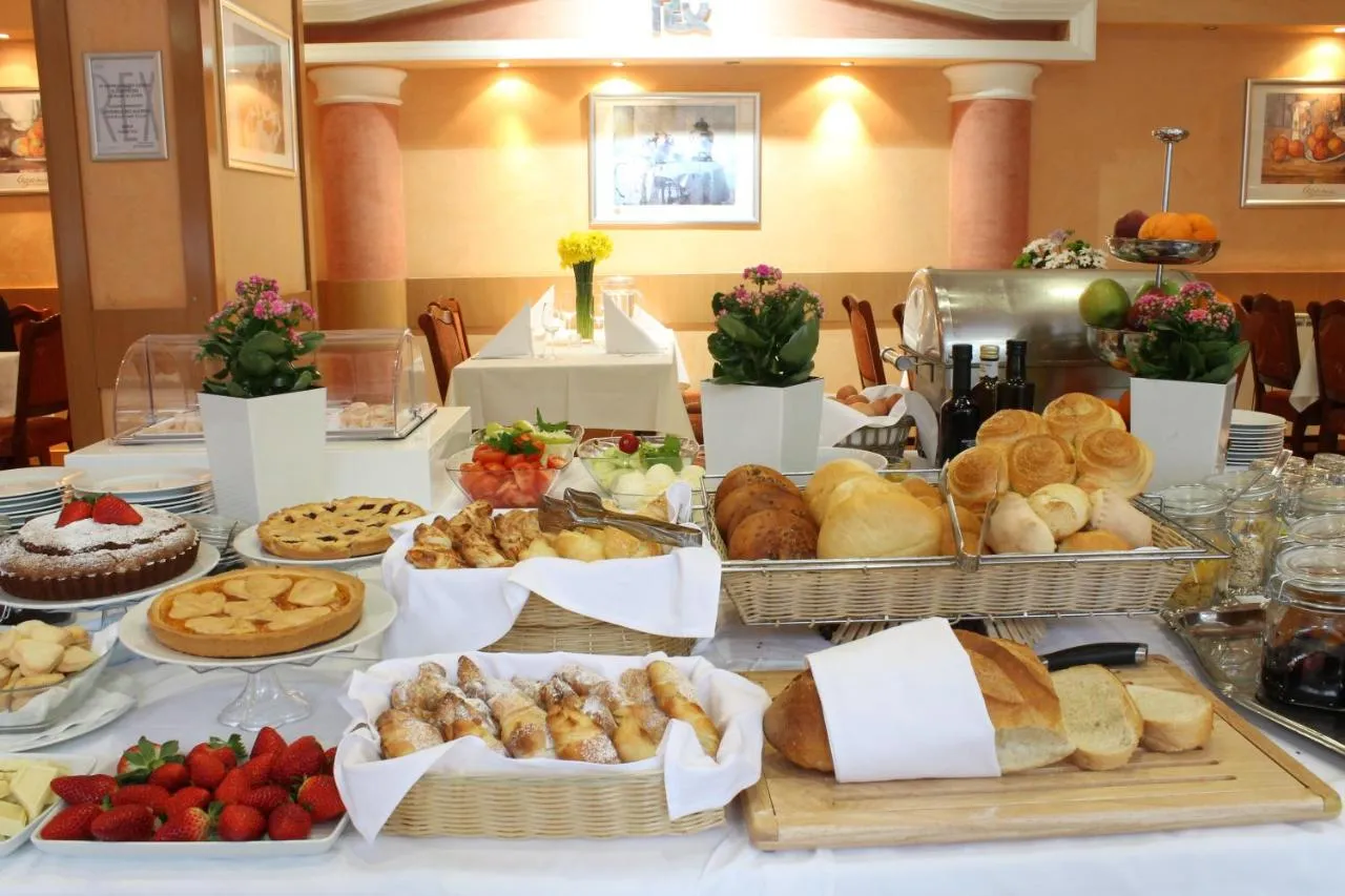 Hotel Rex-1