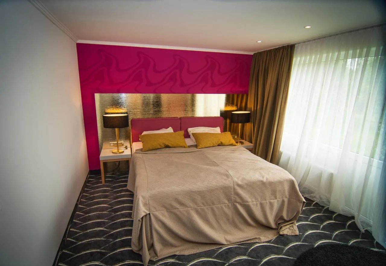 Hotel Hellers Krug slide-5