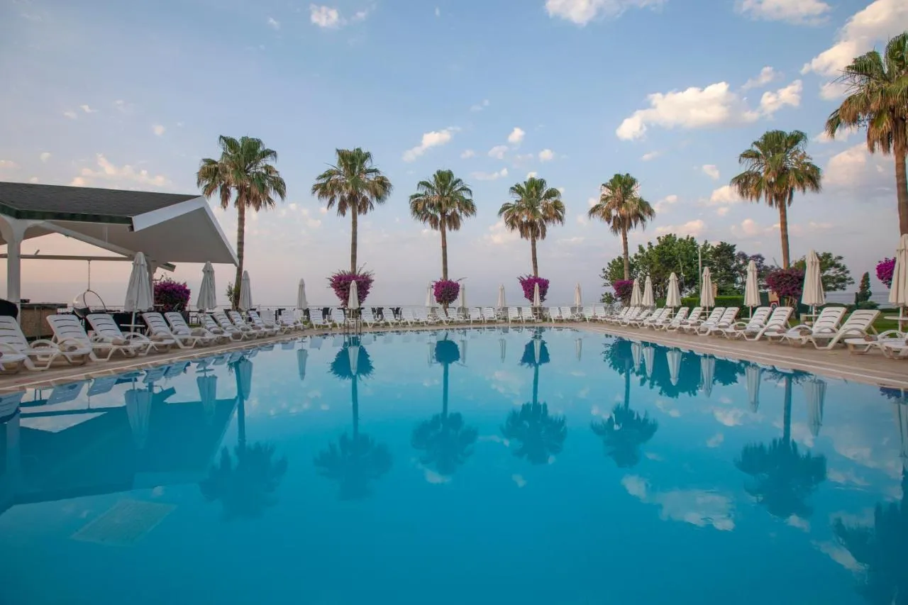 Club Hotel Falcon-1