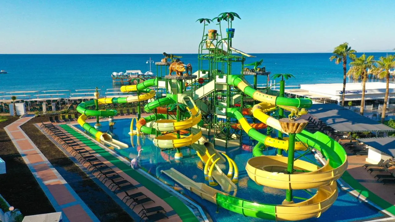 Crystal Centro Resort Hotel slide-5