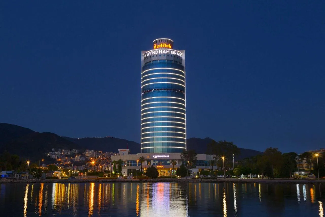 Wyndham Grand Izmir Ozdilek Thermal & Spa slide-5