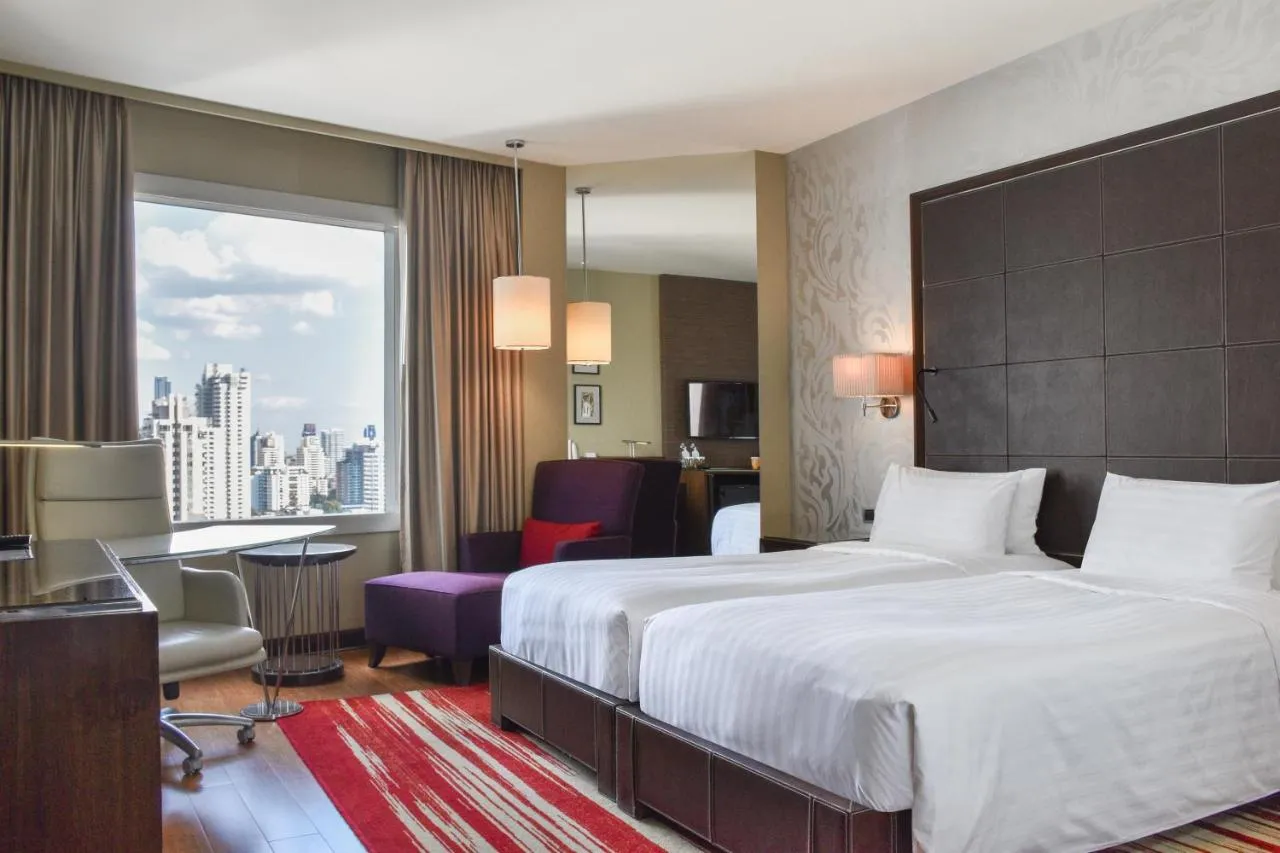 Hilton Bangkok Grande Asoke slide-3