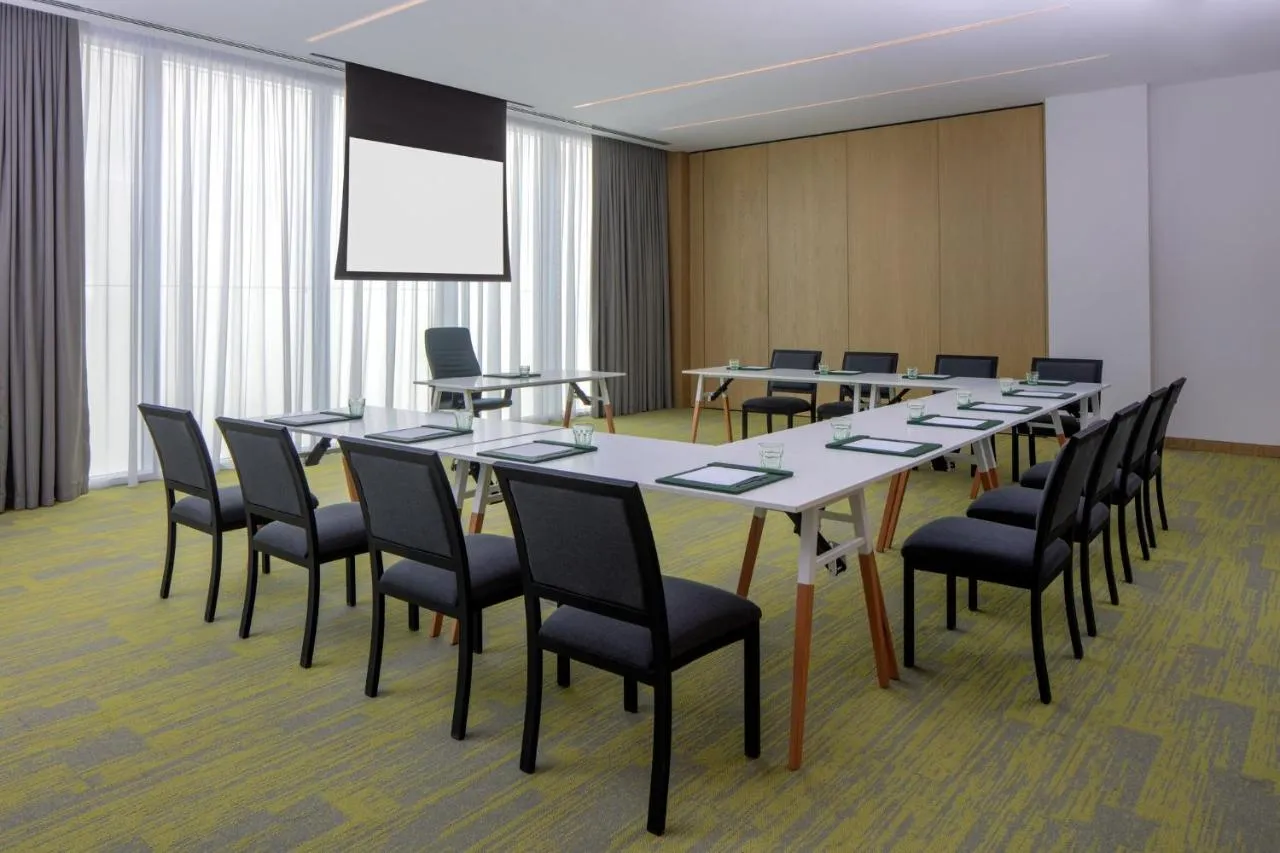 Holiday Inn Dubai Business Bay, an IHG Hotel slide-5