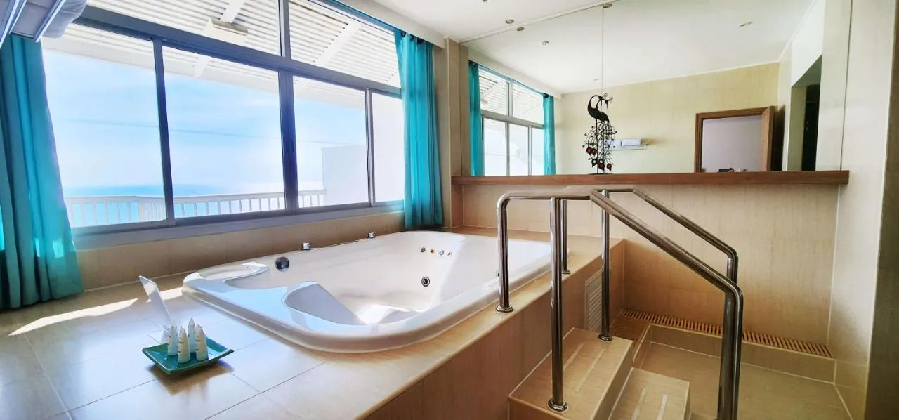 Radisson Resort & Spa Hua Hin slide-3