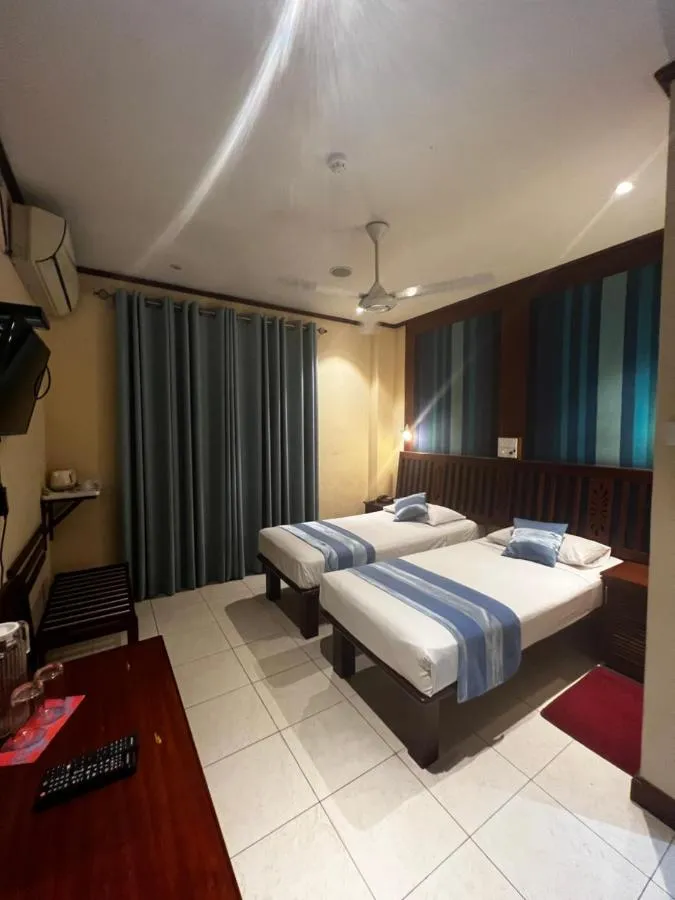 Colombo City Hotels (Pvt) Ltd slide-4