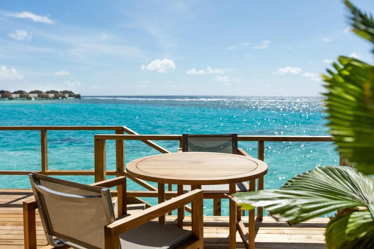 Olhuveli Beach & Spa Maldives slide-4