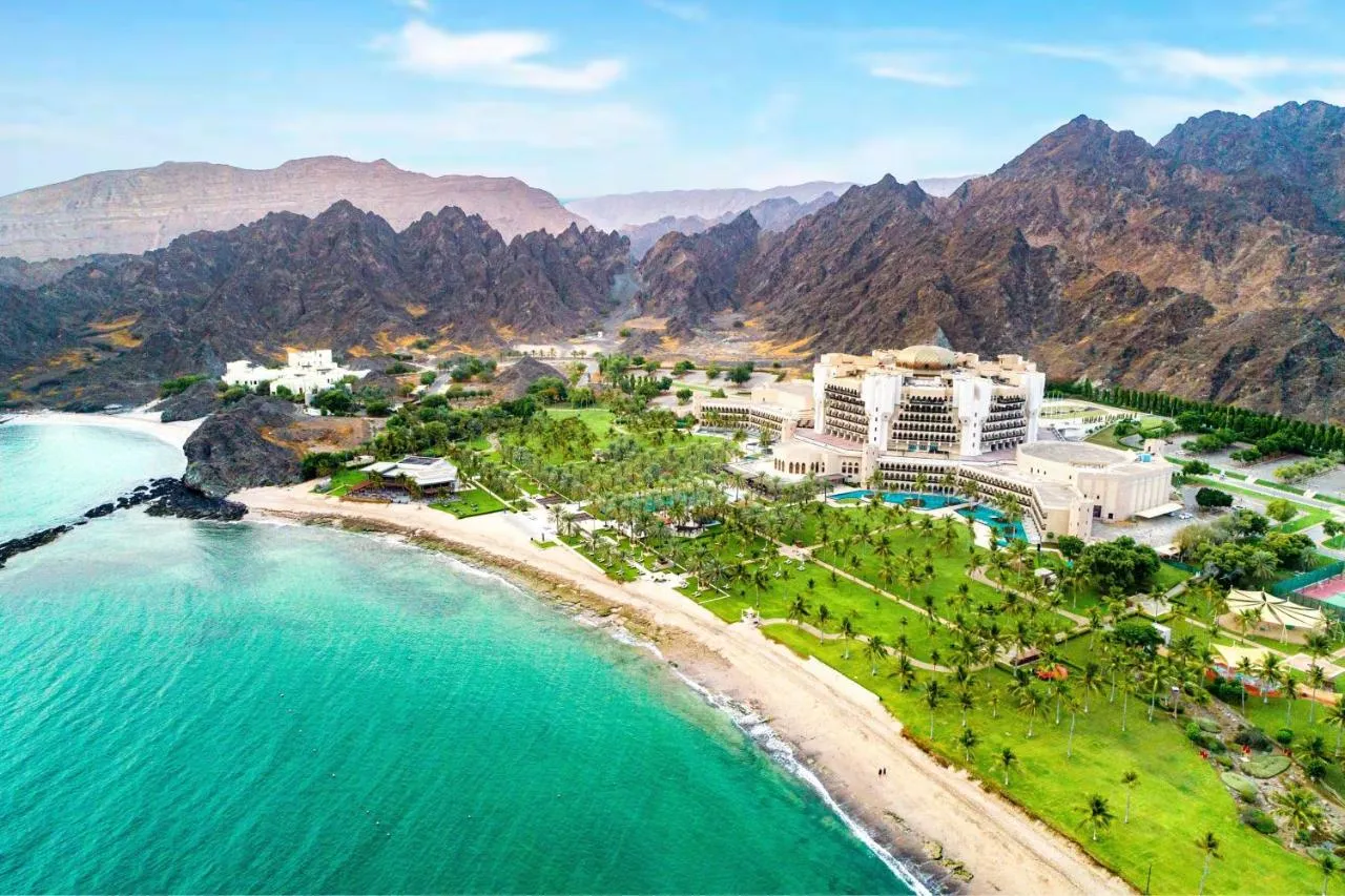 Al Bustan Palace A Ritz-Carlton Hotel slide-4