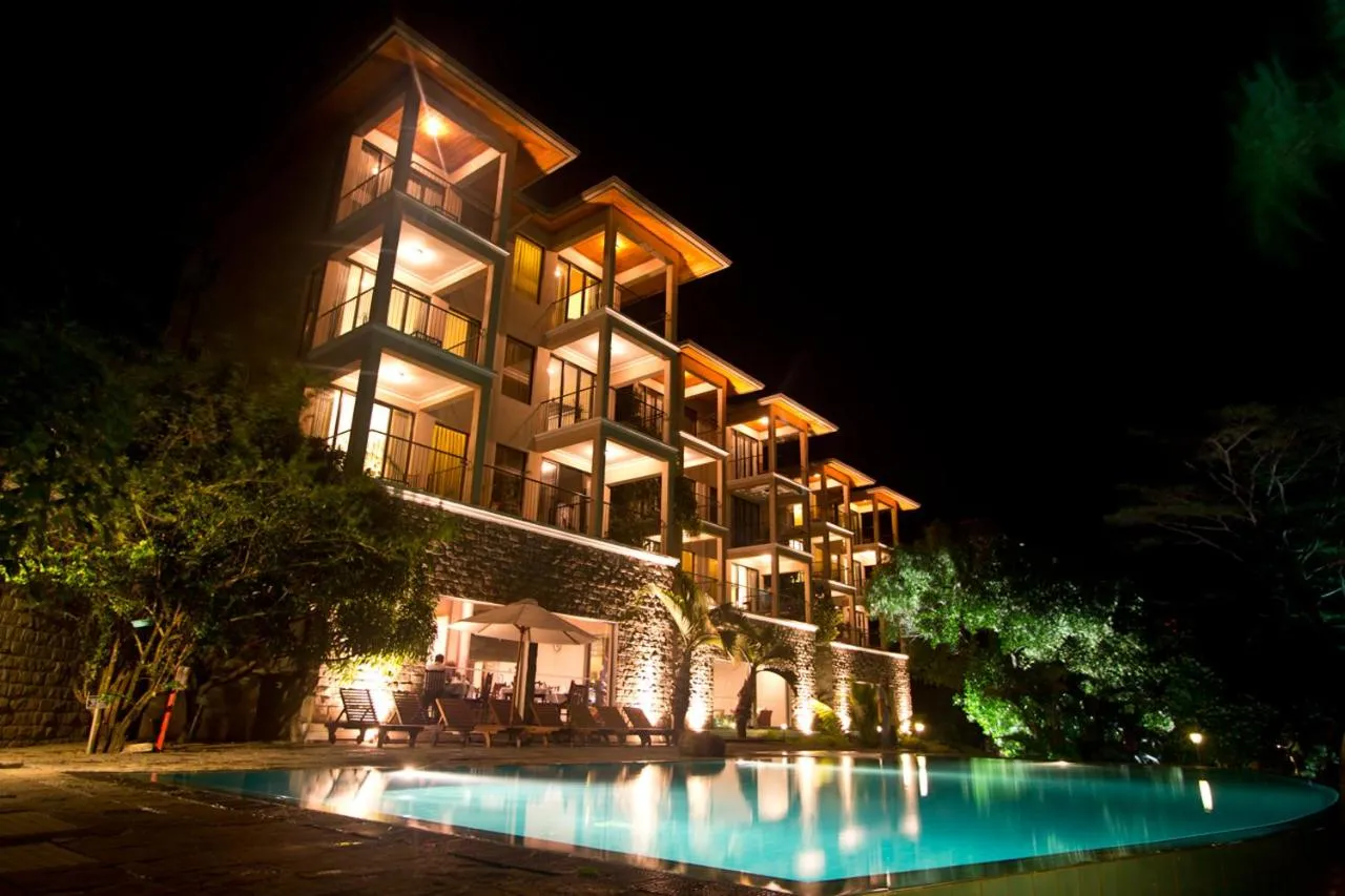 Randholee Resort & Spa Hotel slide-3