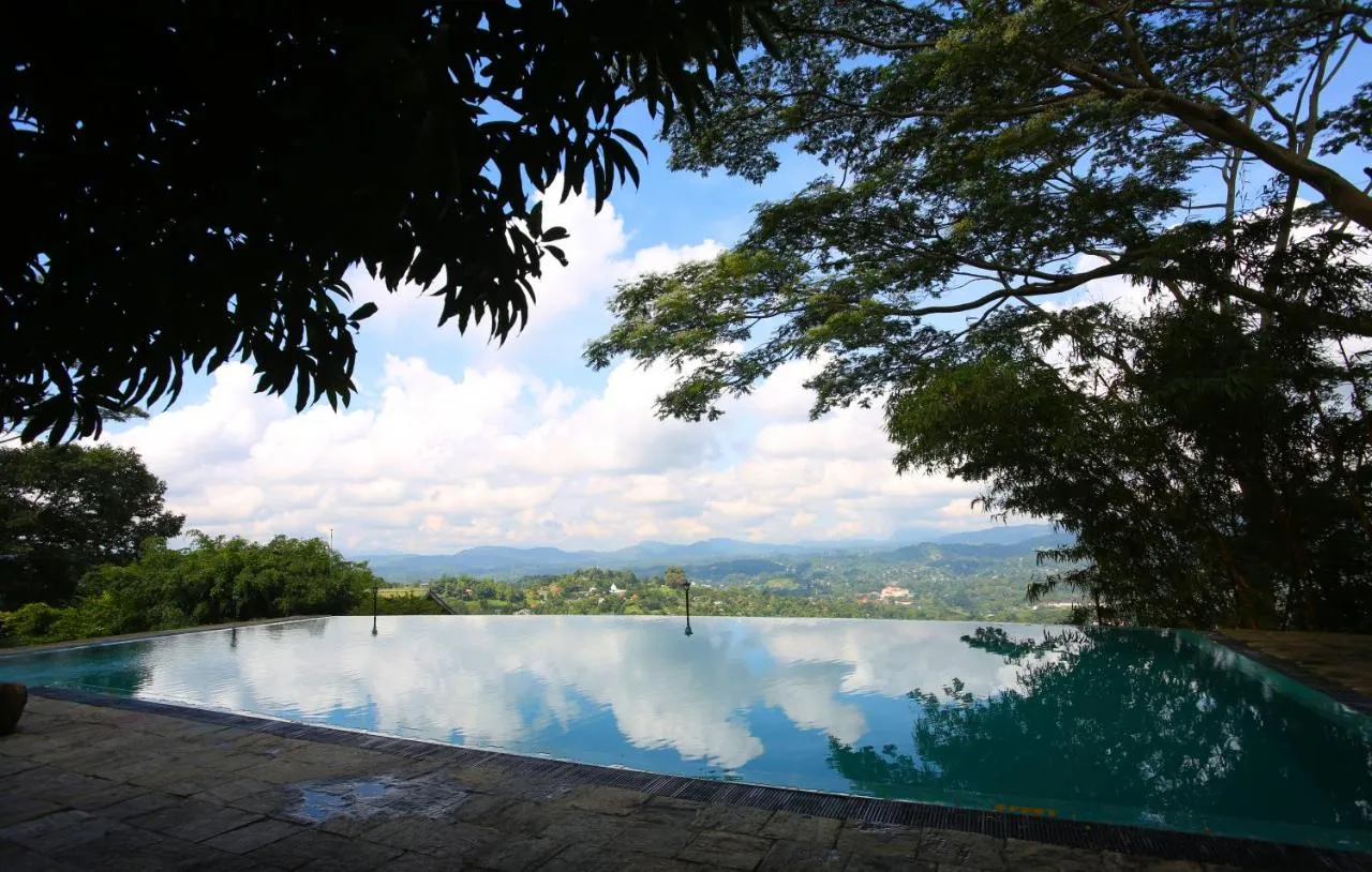 Randholee Resort & Spa Hotel slide-5