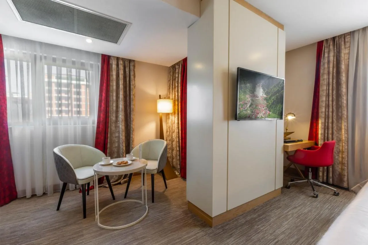 Kuhla Boutique Suite Hotel slide-4
