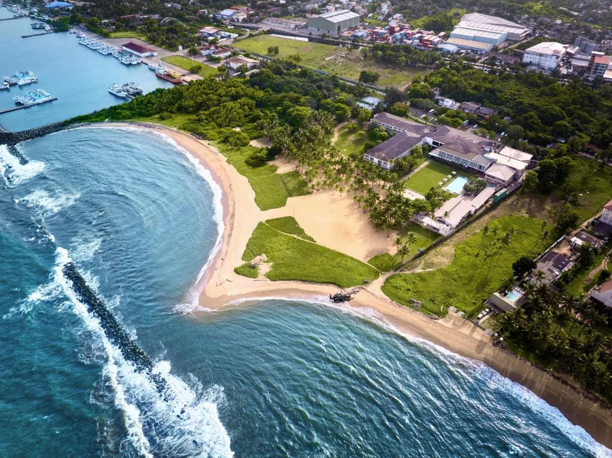 Pegasus Reef Hotel slide-4