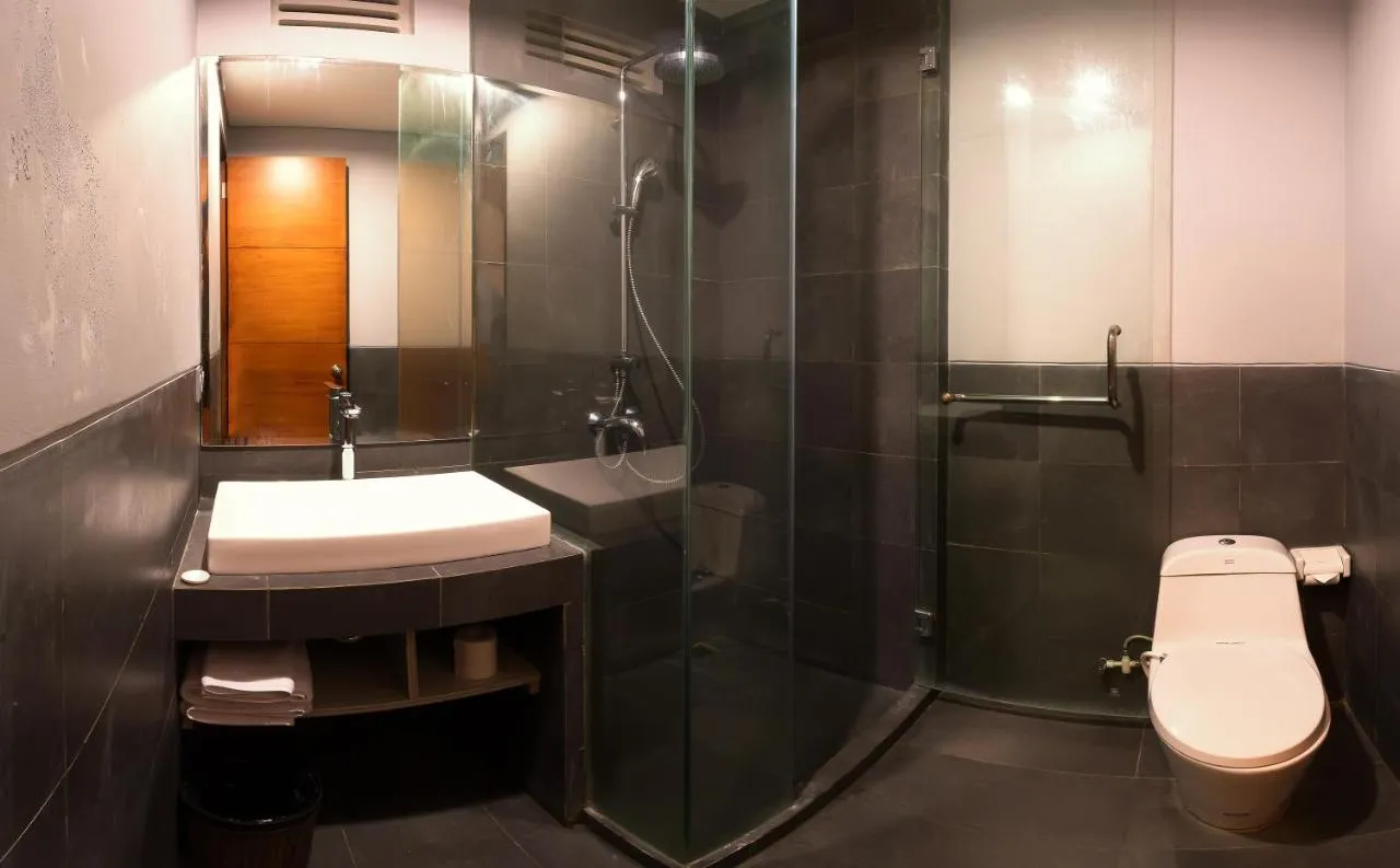 Transera Kamini Legian Hotel-1