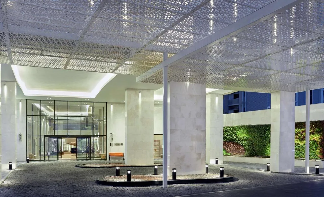 Hilton Garden Inn Muscat Al Khuwair slide-5