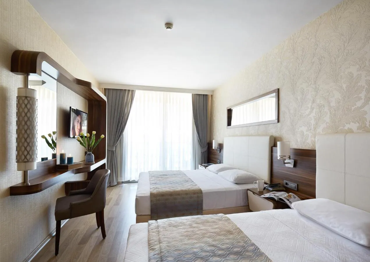 Emre Hotel slide-3