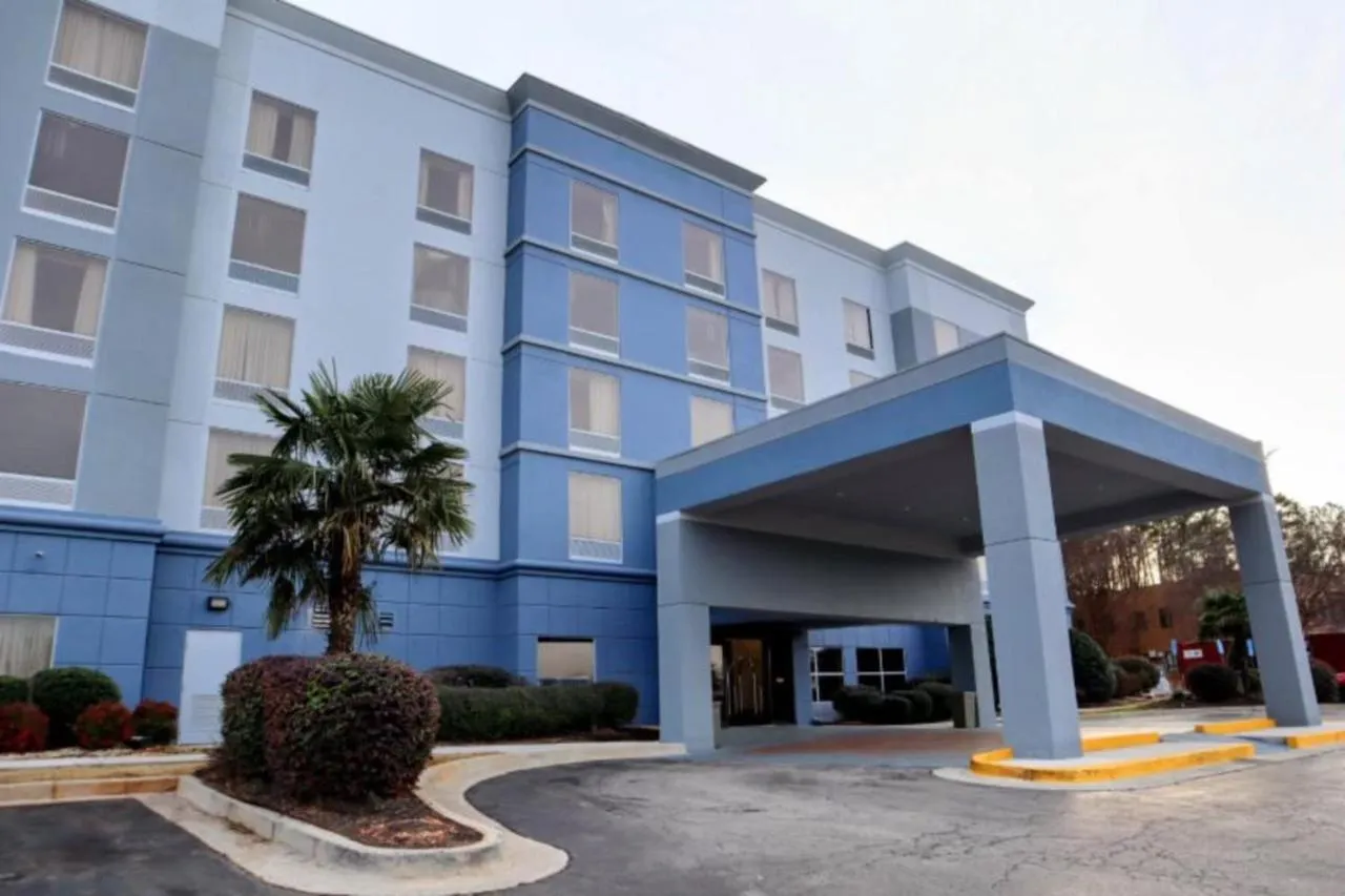 Sky Point Hotel & Suites - Atlanta Airport-1