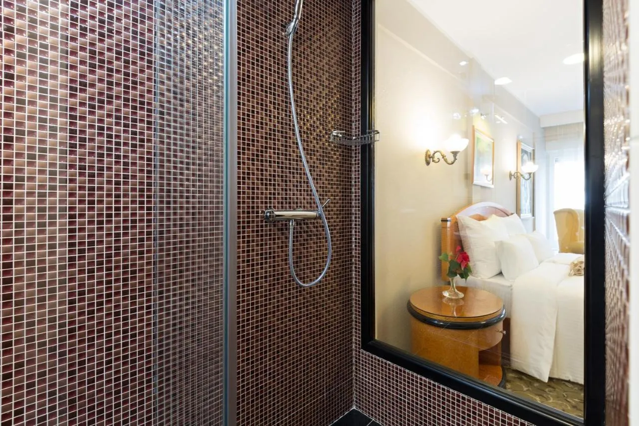 Hotel Sterling Garni-1