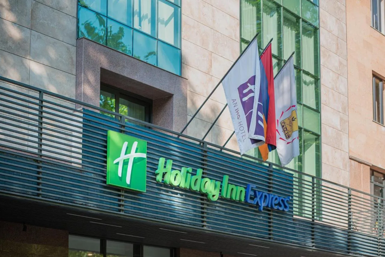 Holiday Inn Express - Yerevan by IHG slide-3