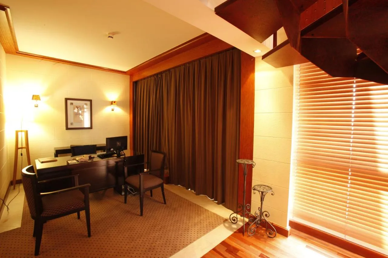 Crowne Plaza Hotel Beirut-1