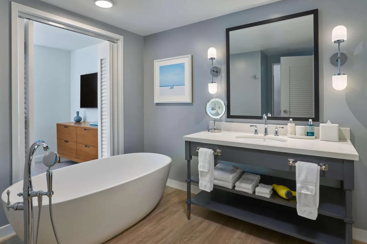 The Seabird Ocean Resort & Spa, Part of Destination Hotel by Hyatt slide-5