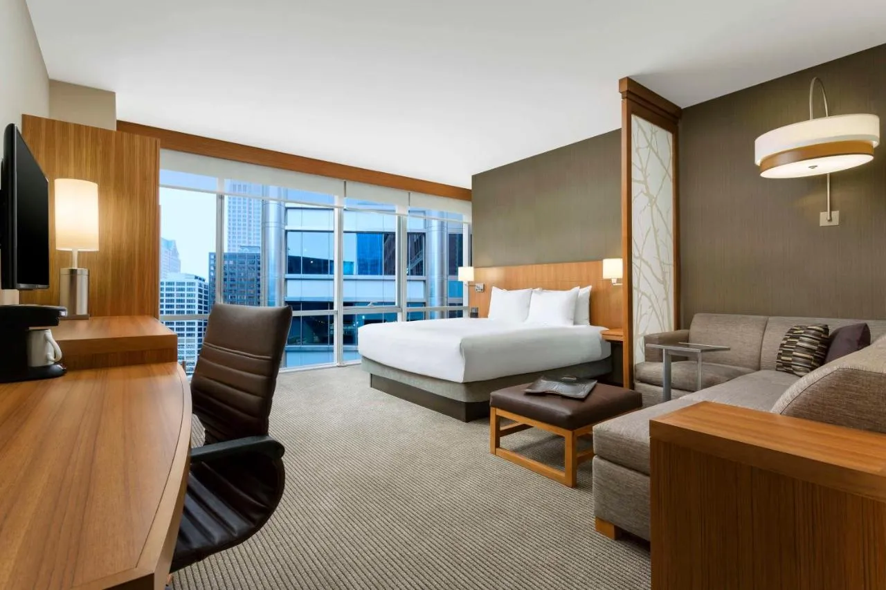 Hyatt Place Chicago/Downtown - The Loop slide-3