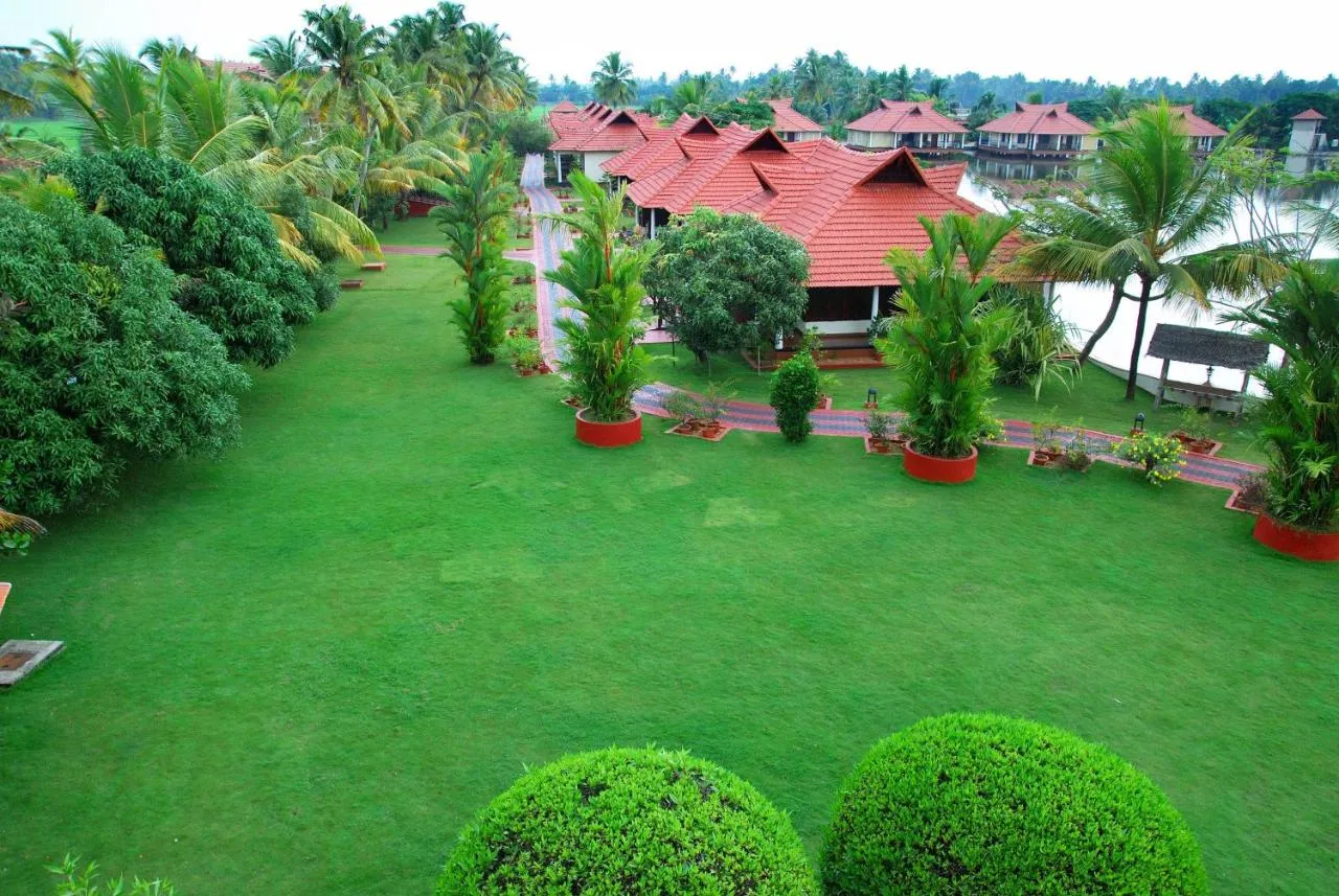 Lake Palace Resort hotel slide-4