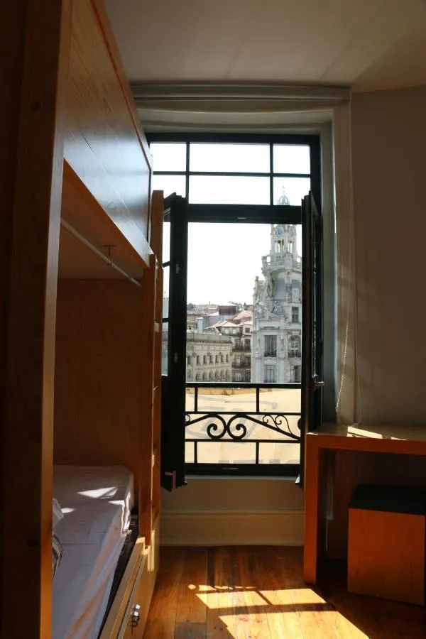 Nice Way Porto Hostel slide-5