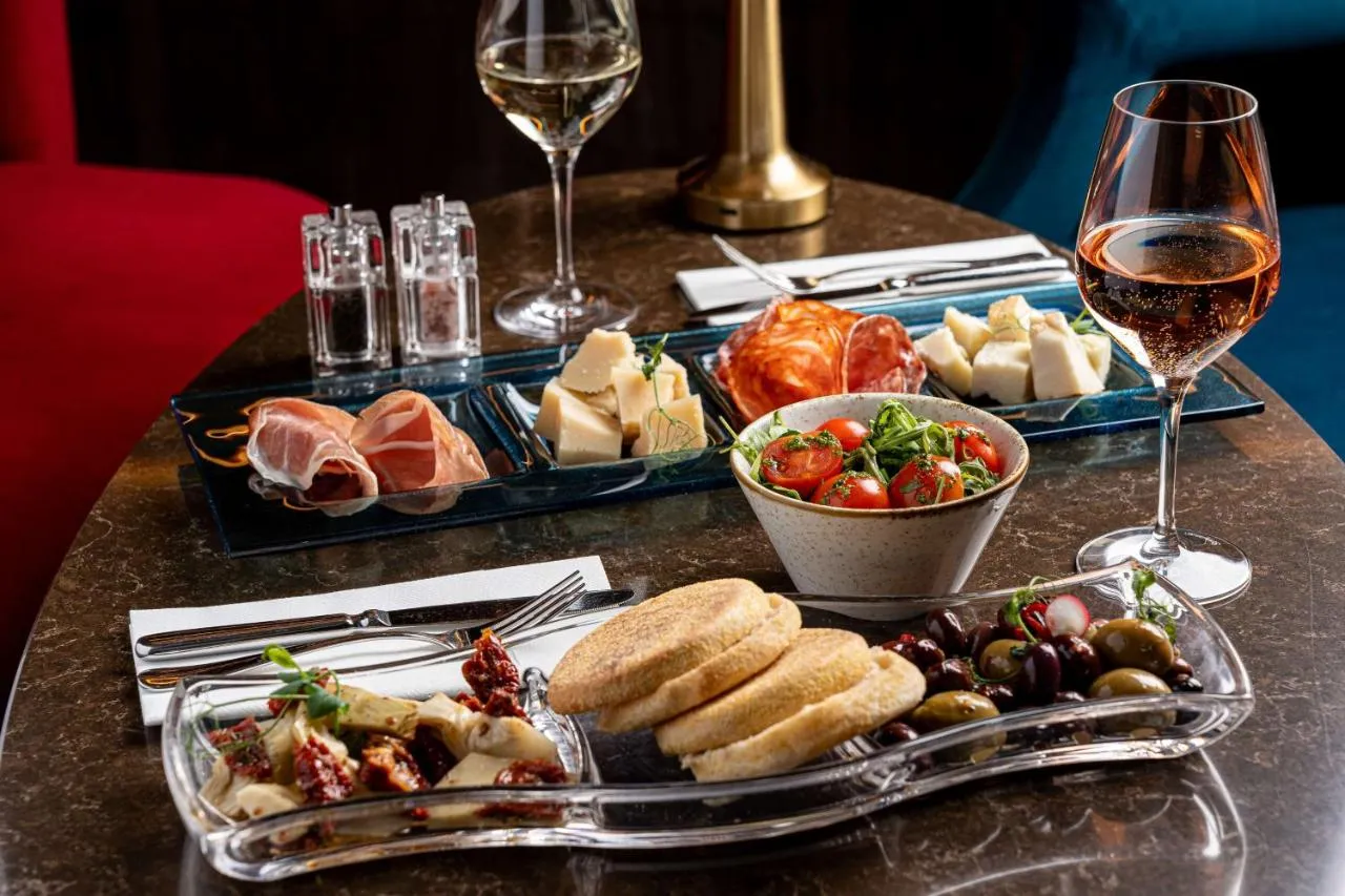 Radisson Blu Hotel Bucharest-1