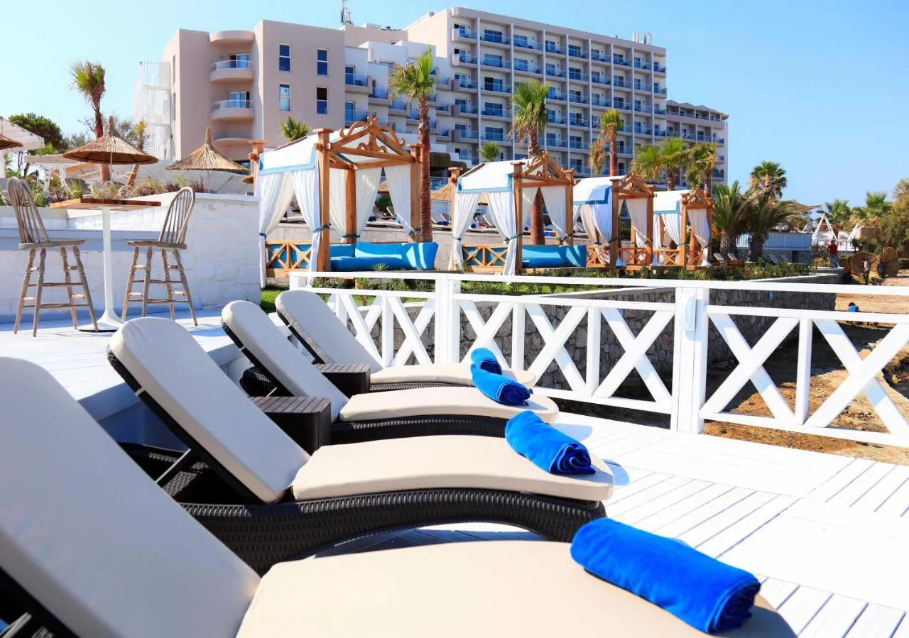 Design Plus Seya Beach Hotel-1