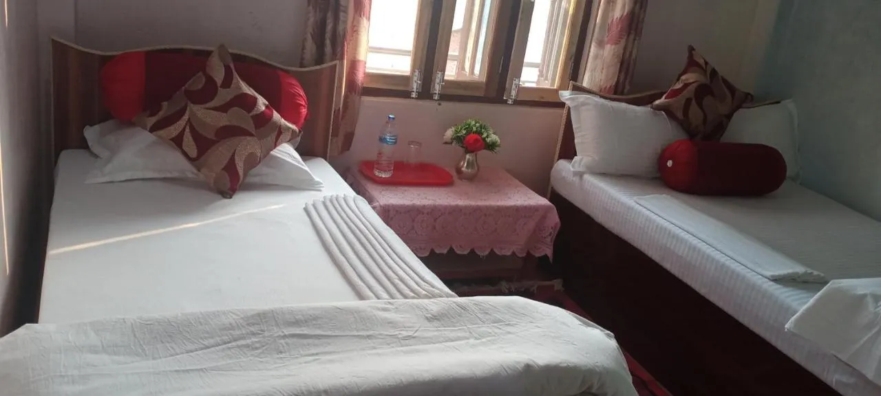 Unique Hotel and Lodge - Pleasure of Homely Stay - slide-5