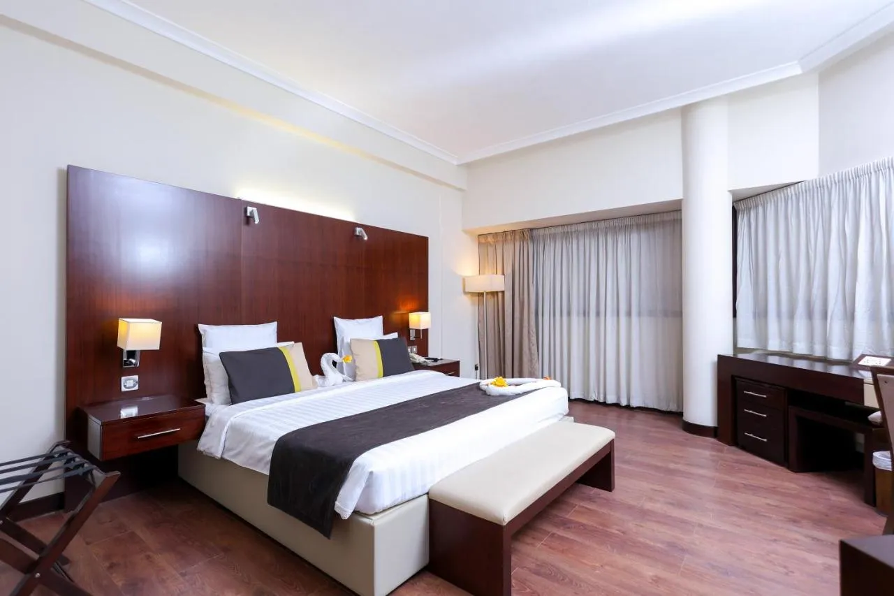 Aravi Hotel slide-3