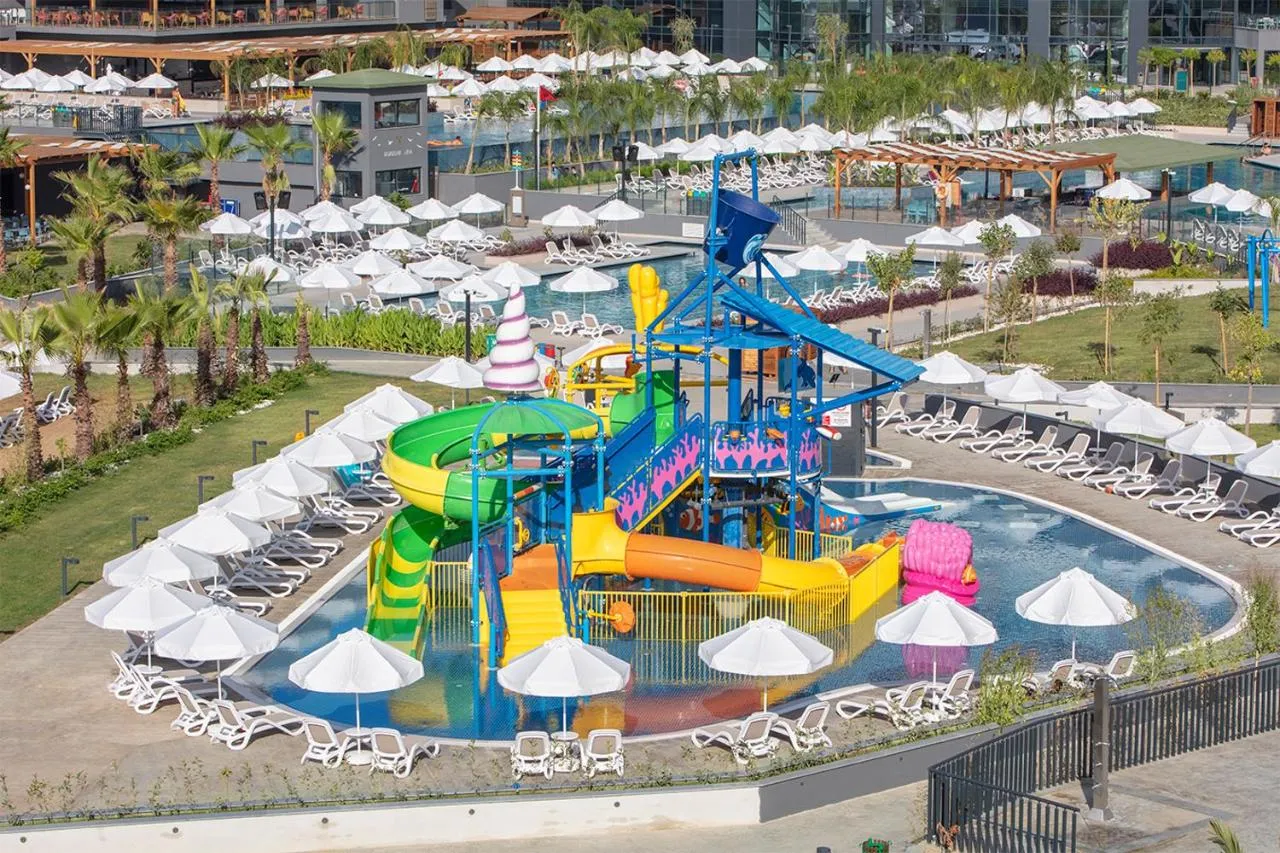 Mylome Luxury Hotel & Resort slide-4