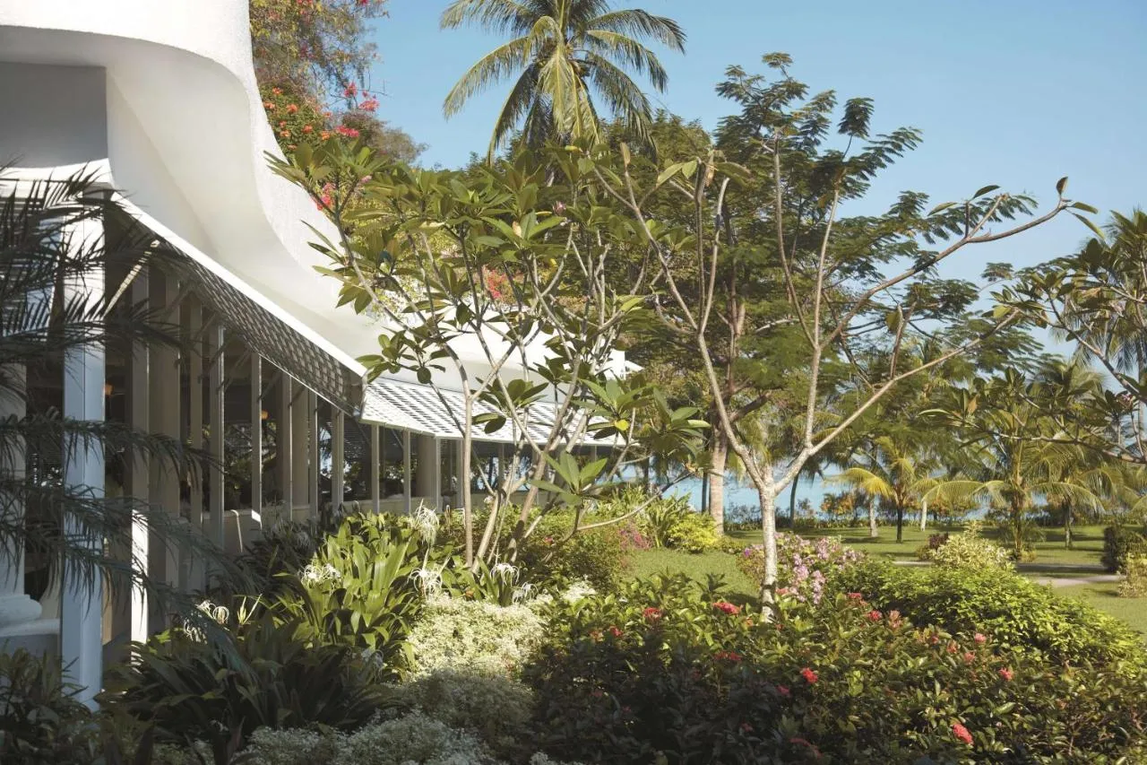 Golden Sands Resort by Shangri-La slide-3