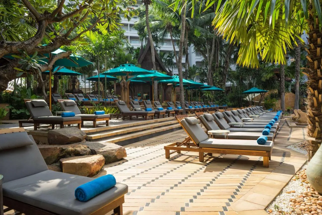 AVANI Pattaya Resort & Spa slide-3