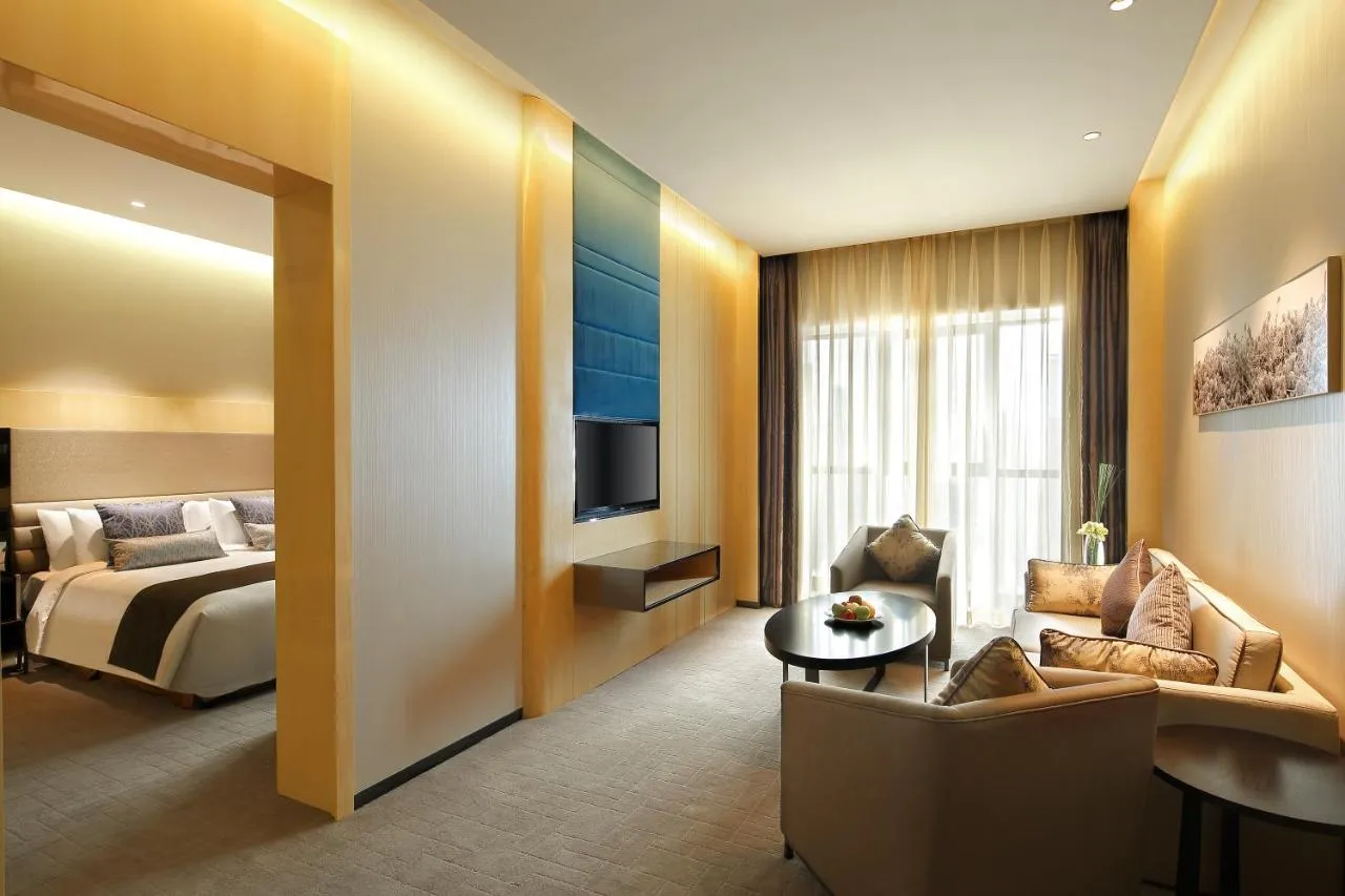 Crowne Plaza Beijing Lido slide-5
