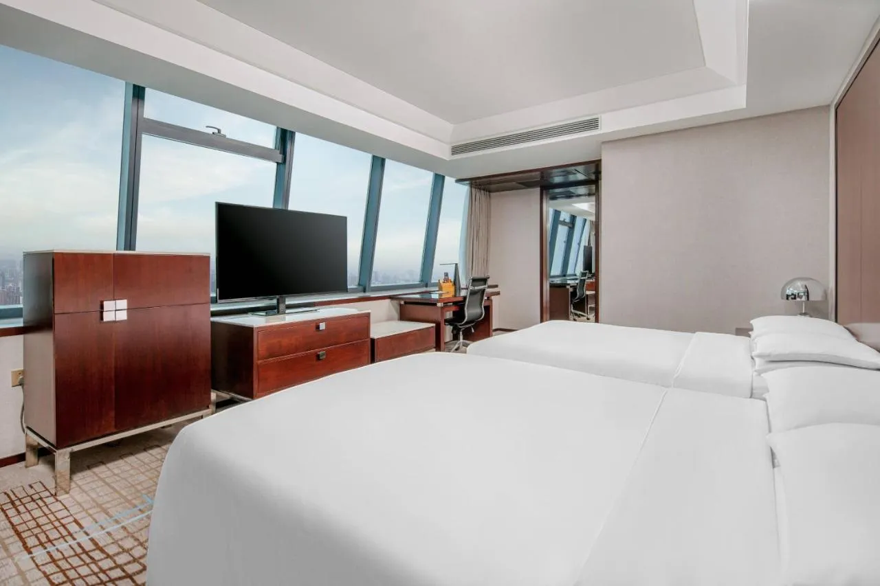Renaissance Shanghai Zhongshan Park Hotel slide-3