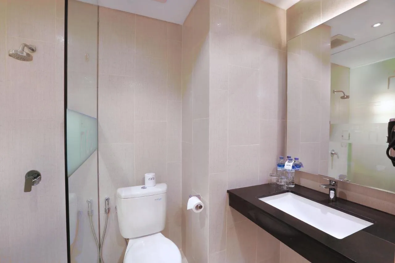 Hotel NEO+ Kuta Legian by ASTON slide-3