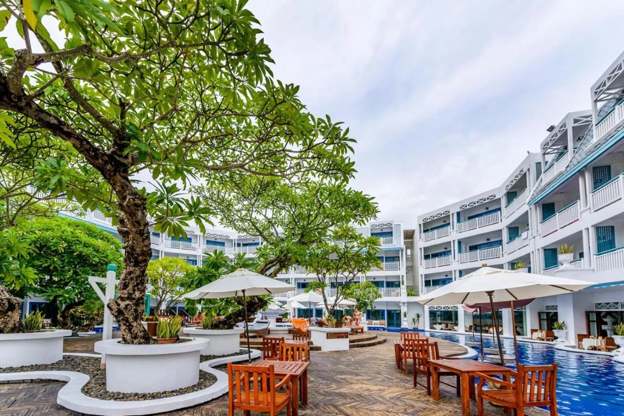 Andaman Seaview Hotel slide-5