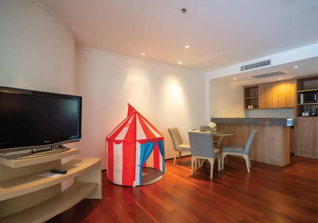 Swissotel Suites Phuket Kamala Beach slide-3