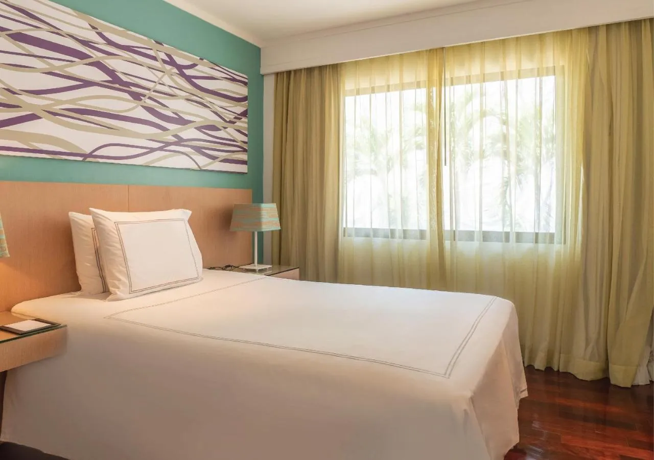 Radisson Resort & Suites Phuket-2