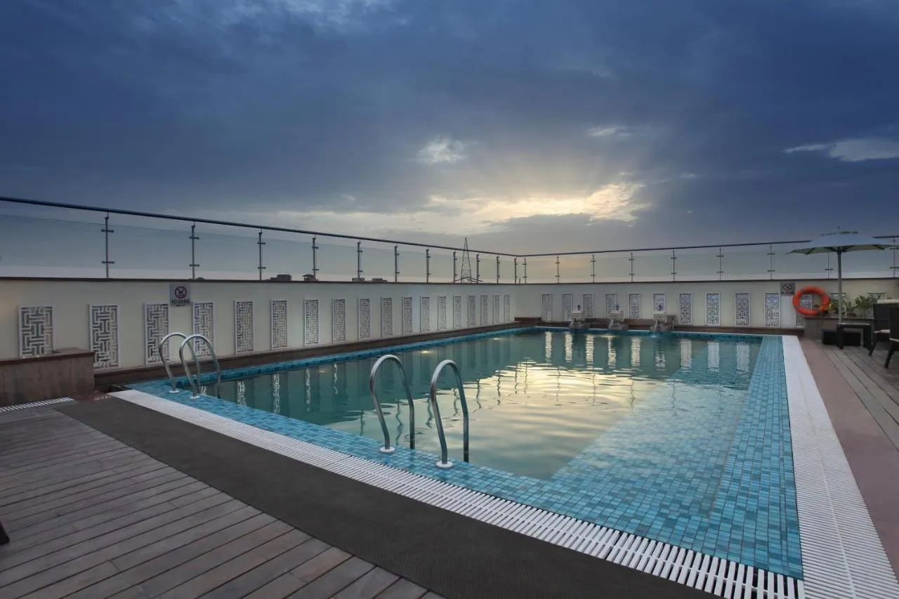 Mahagun Sarovar Portico Suites slide-5