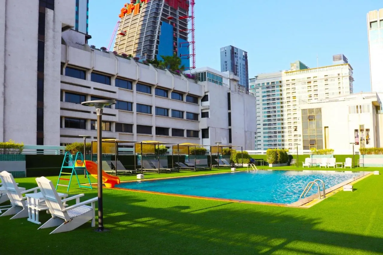 Evergreen Place Siam by UHG-2
