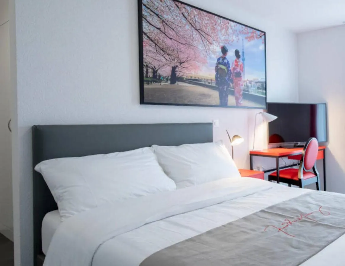 The Freddie Mercury Hotel-1